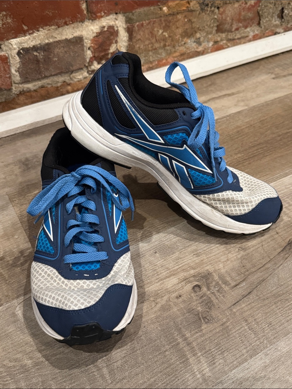 Reebok Zone CushRun MT running shoes Men’s size 8